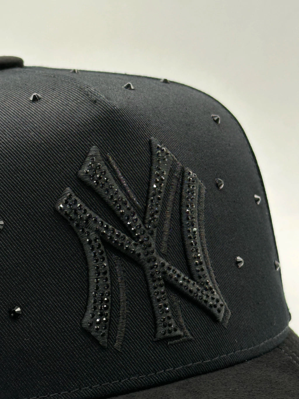 GORRA BIGG BOSS // X KEVIN HATS FULL BLACK